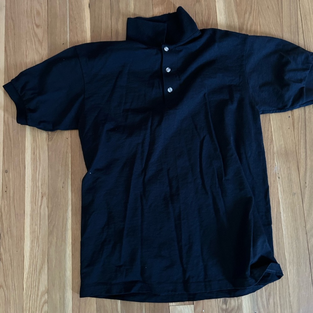 Used Gildan Men’s Black Polo Shirt Size Medium, 3 buttons on front